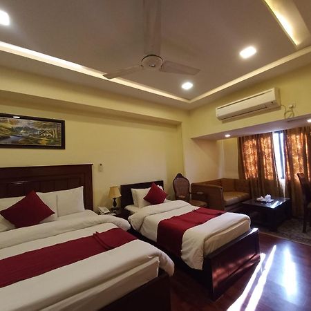 Diplomat Hotel Исламабад Екстериор снимка