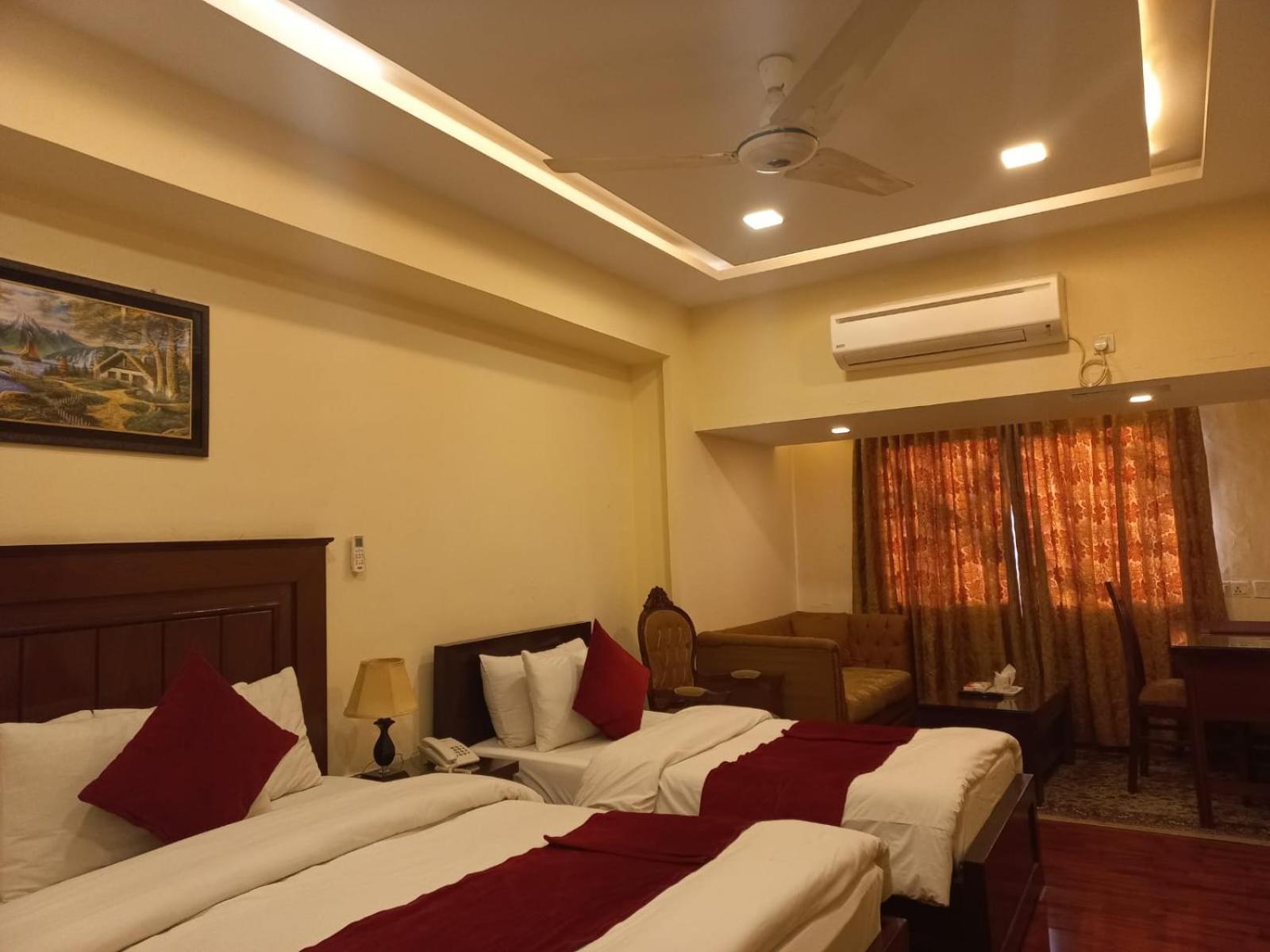 Diplomat Hotel Исламабад Екстериор снимка