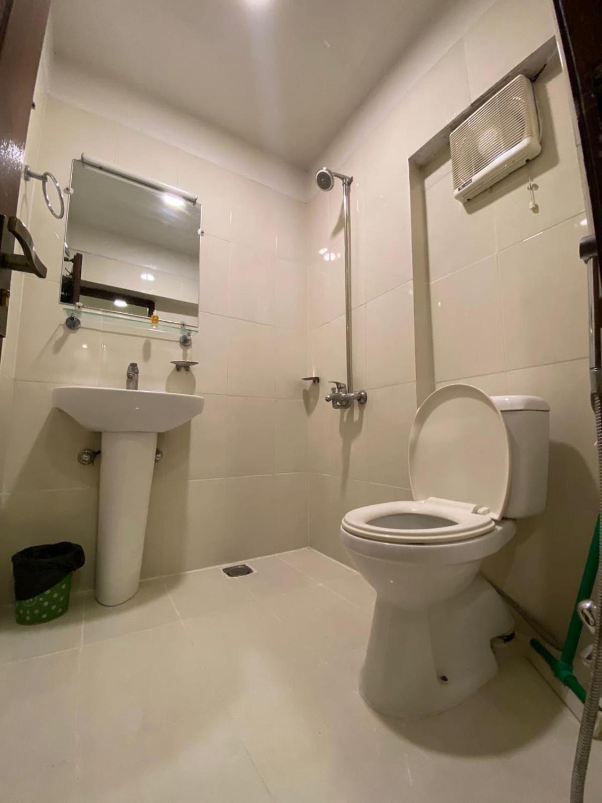 Diplomat Hotel Исламабад Екстериор снимка